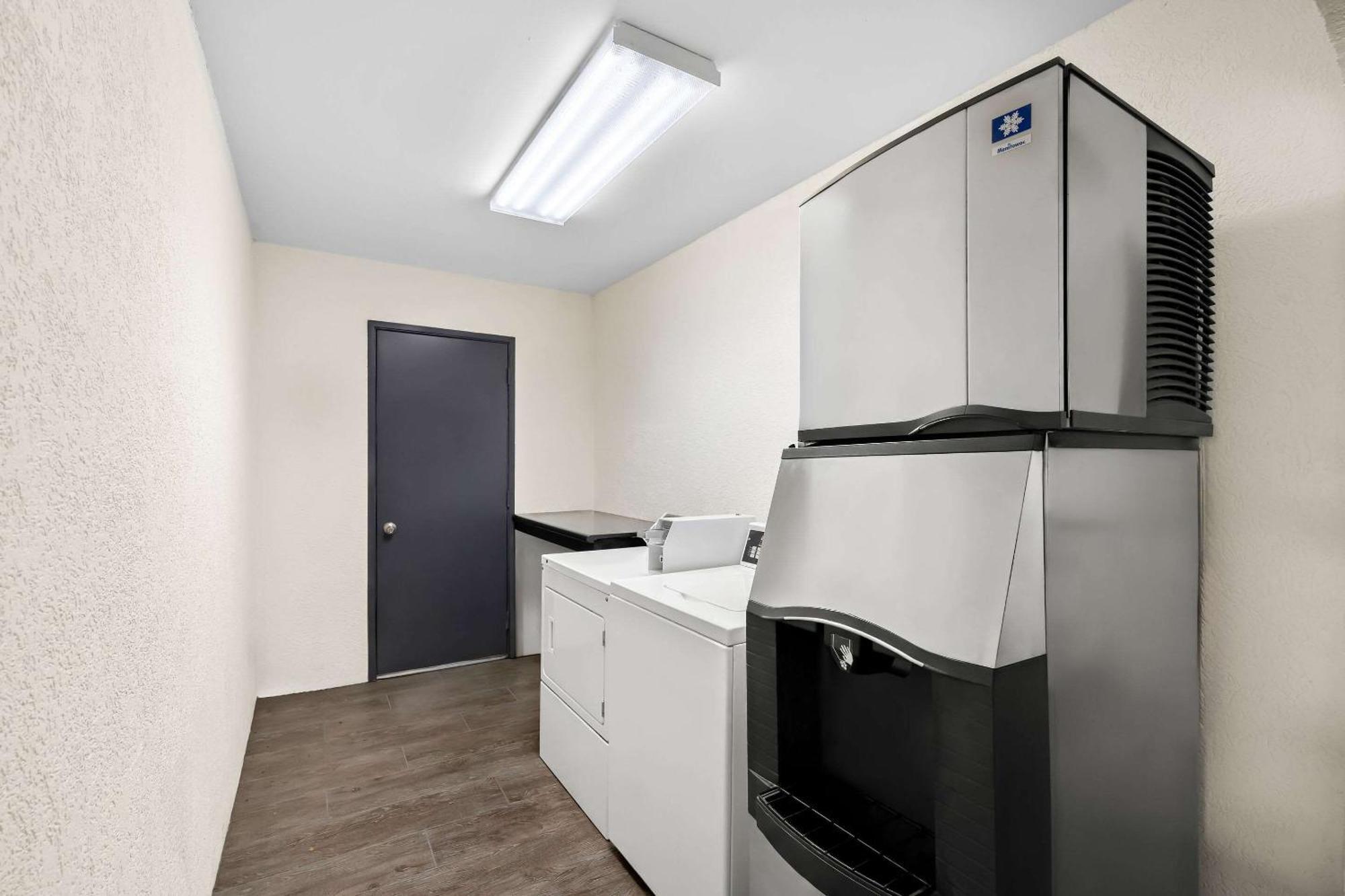 Quality Inn & Suites Monticello Esterno foto