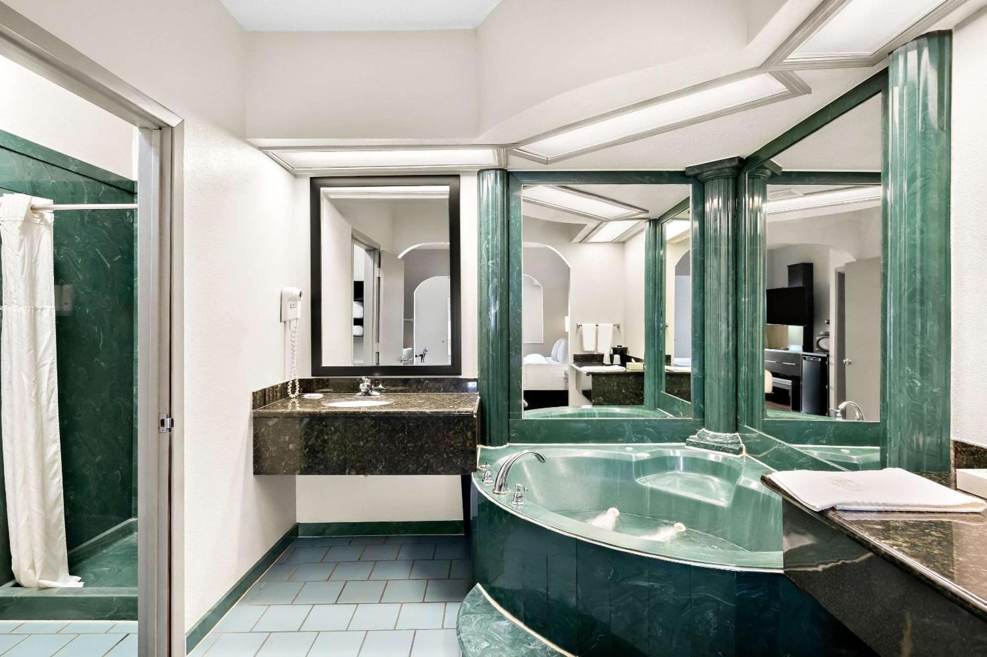 Quality Inn & Suites Monticello Esterno foto